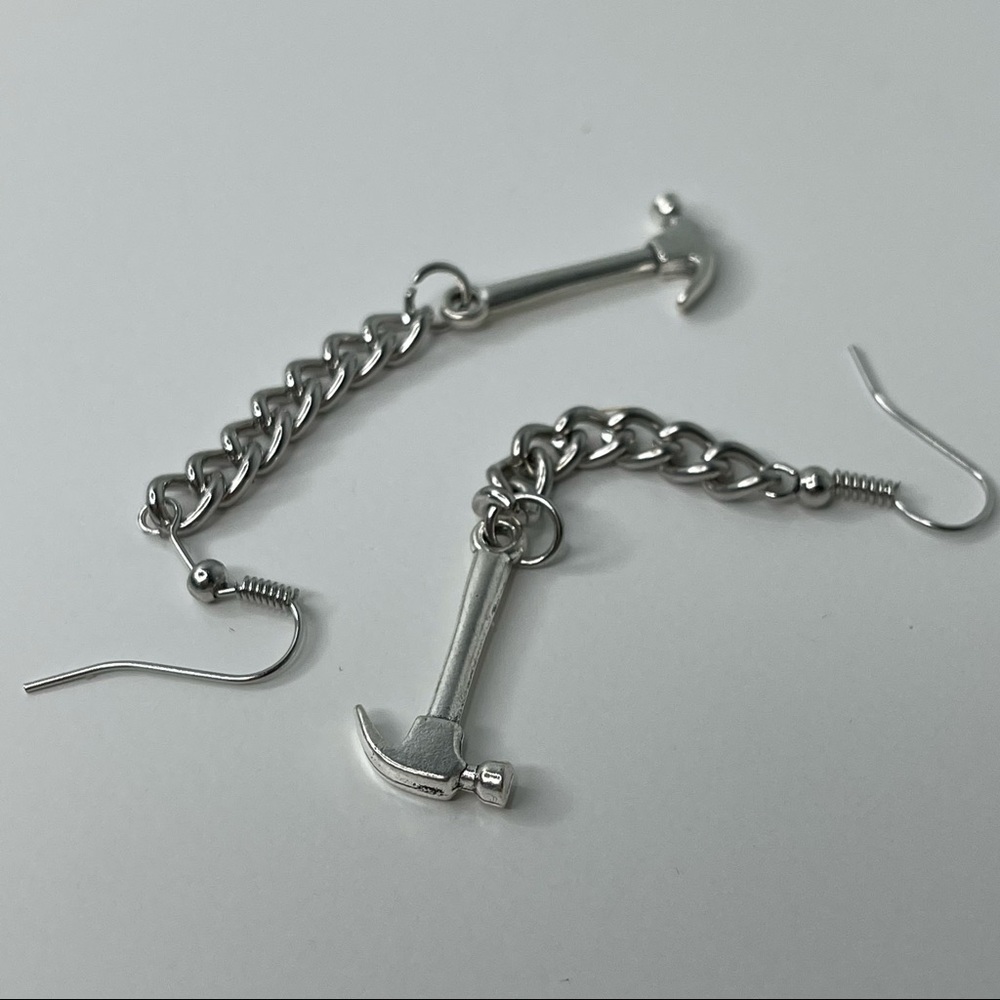 hammered hotties chain drop earrings